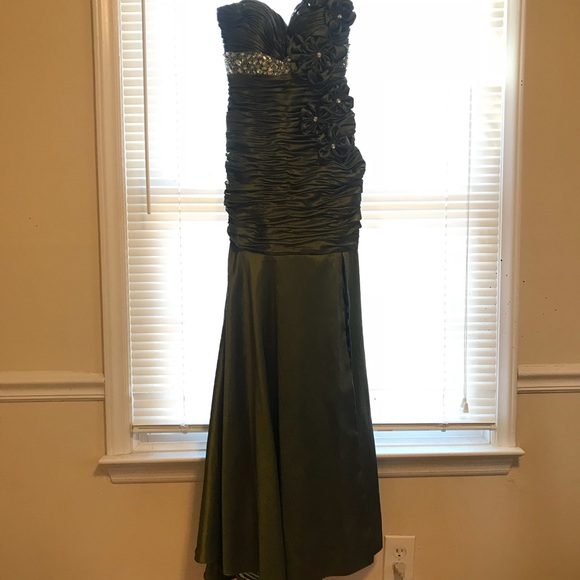 GiGi Olive gown size 2 - Picture 2 of 7